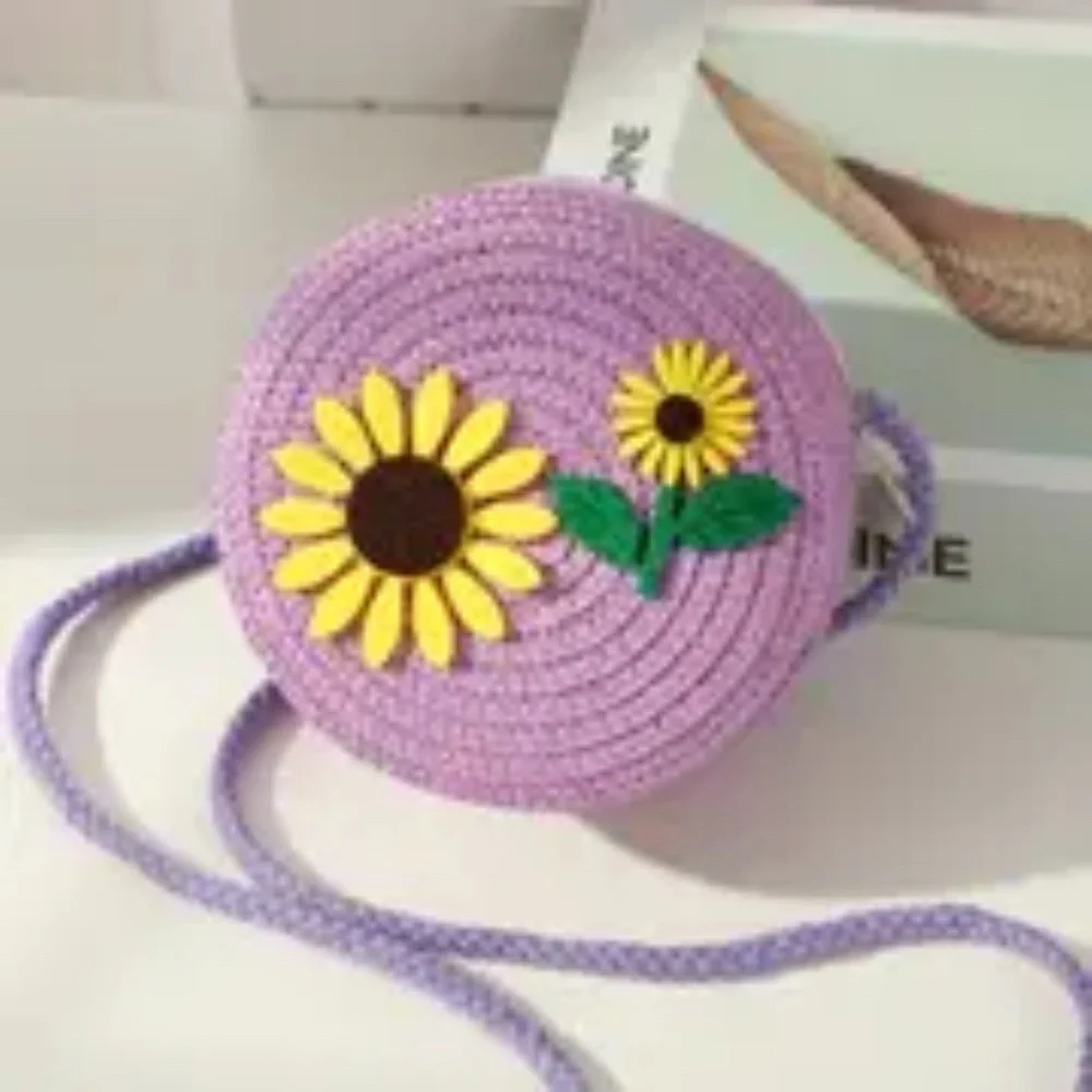 New little Girls Straw Flower Crossbody Bag